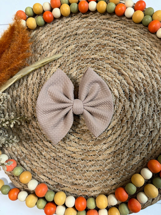 Nude Bow